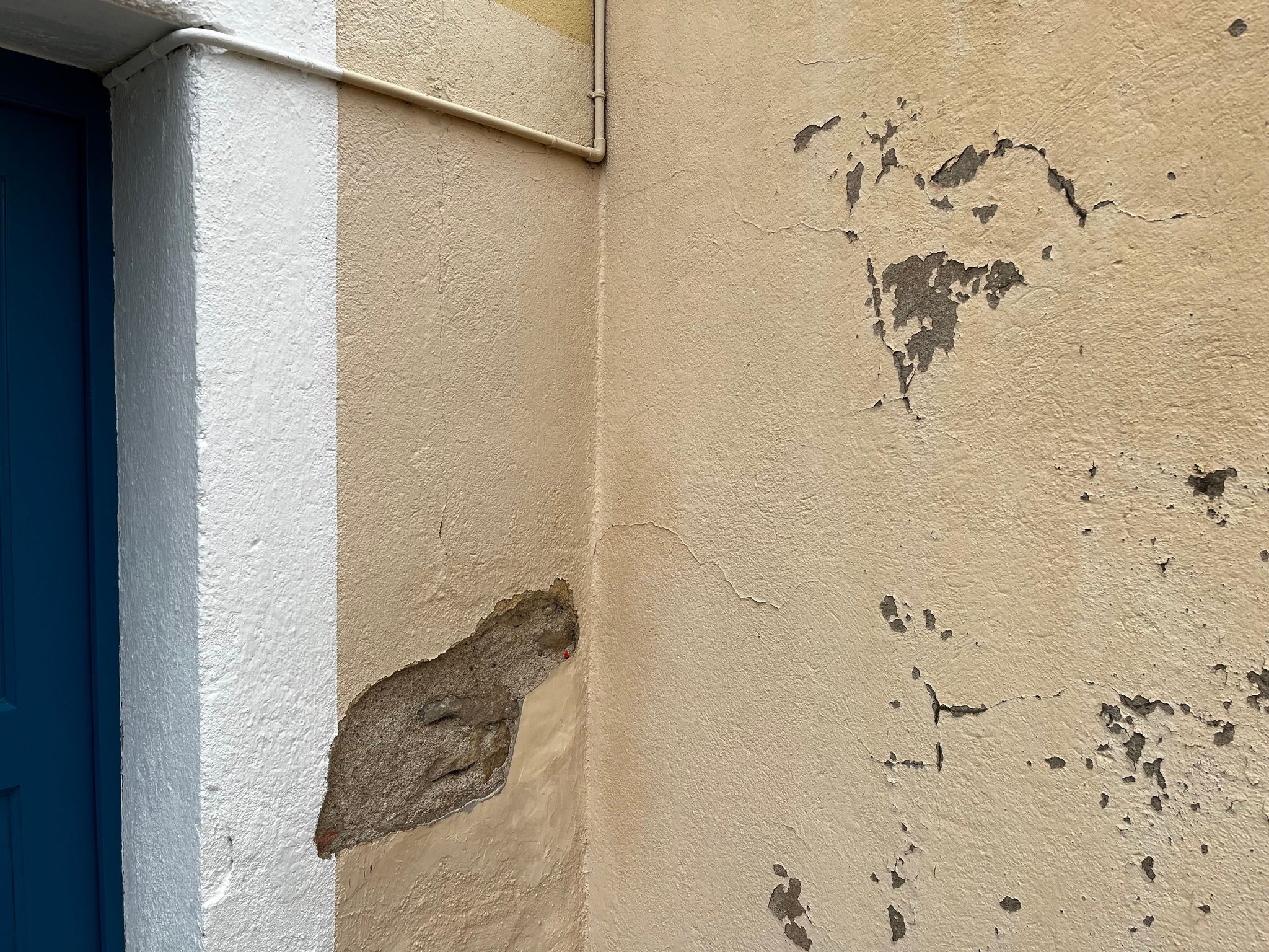 Pose d'un procédé MurTronic dans une maison d'habitation à Cluny — free download