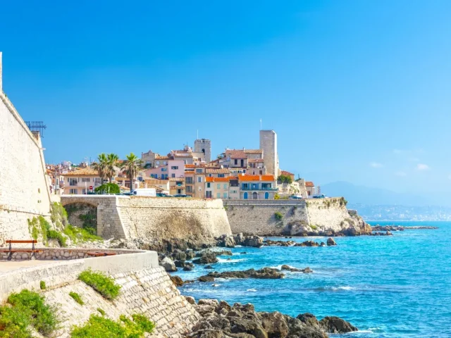 Bâti ancien - Antibes - traitement des remontées capillaires et du salpêtre Mur-Tronic