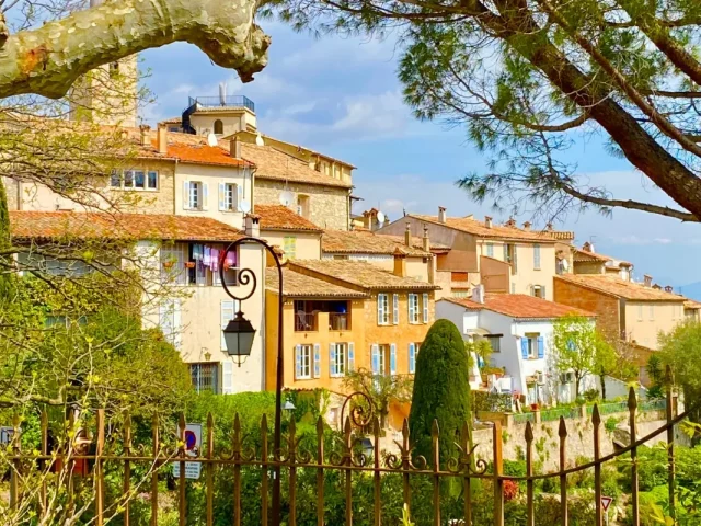 Bâti ancien - Mougins - traitement des remontées capillaires et du salpêtre Mur-Tronic