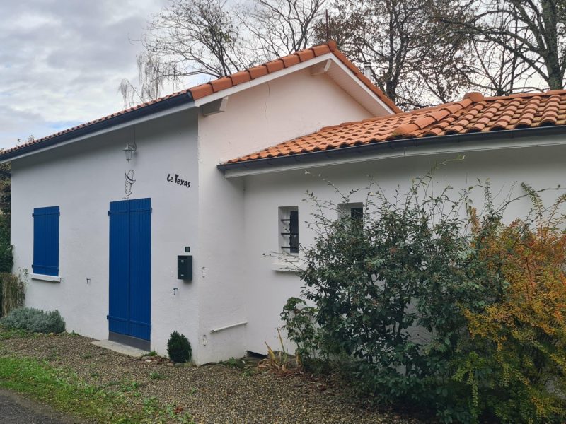 Façade avant maison traitée contre remontées capillaires Cazères-sur-l'Adour Mur-Tronic