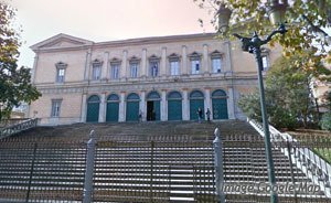 Façade du tribunal de commerce de Bastia traitée contre les remontées capillaires par Mur-Tronic