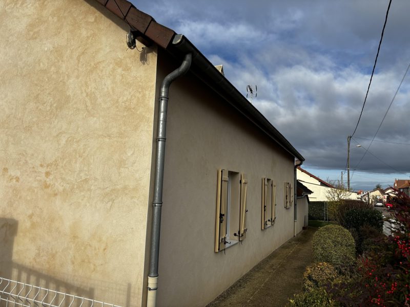 Façade traitée contre salpêtre maison Saint-Vallier Mur-Tronic